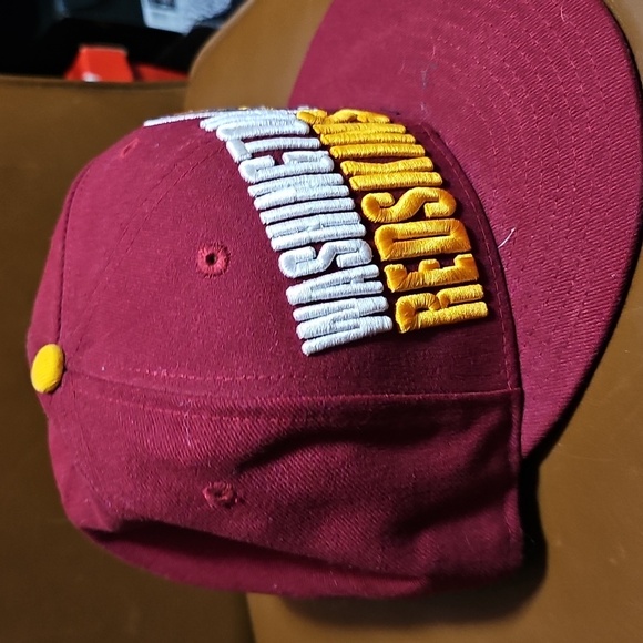 New Era Washington Redskins Fitted Hat Size 7 3/8 Burgundy NFL Cap - Picture 5 of 5